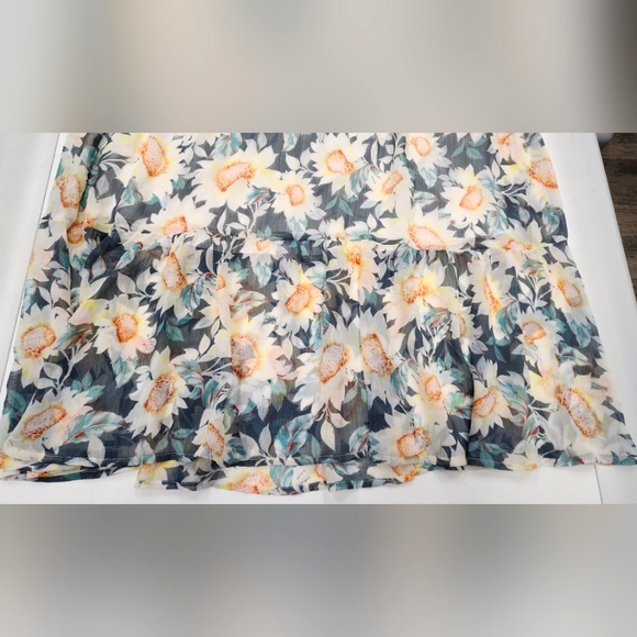 NWT XL Lauren Conrad market blooms Mini skirt - Picture 2 of 5